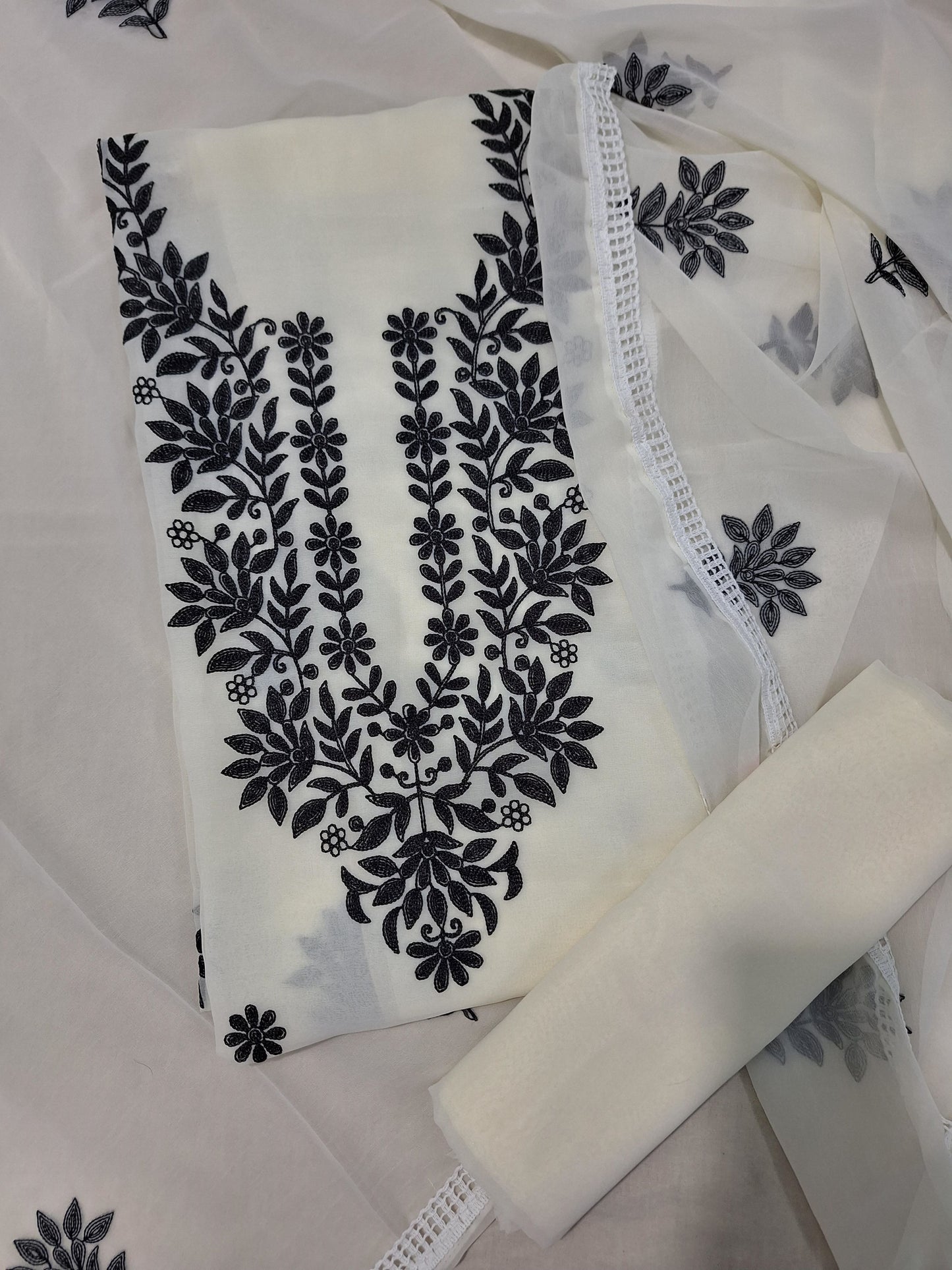 LAKHNAVI SUIT
